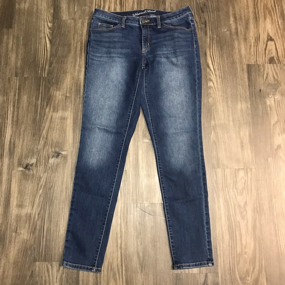 2 Pair Universal Thread Jeans - Picture 3 of 6